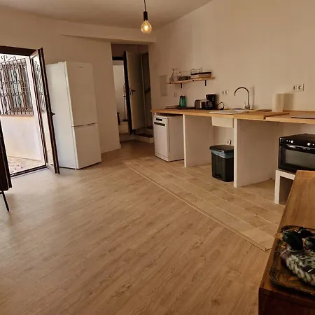 Amplia Y Tranquila Con Bano Privado En Piso Compartido Malaga