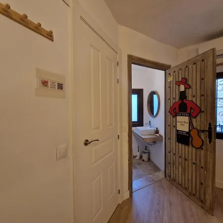Amplia Y Tranquila Con Bano Privado En Piso Compartido